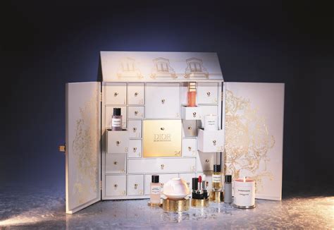 Inside The Dior Beauty Trunk of Dreams advent calendar .